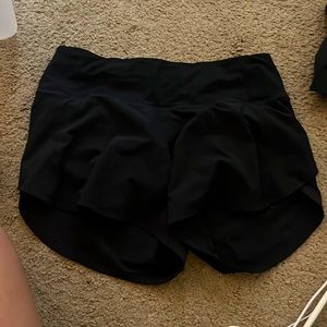 Lululemon shorts black size 4 used but still in good condition